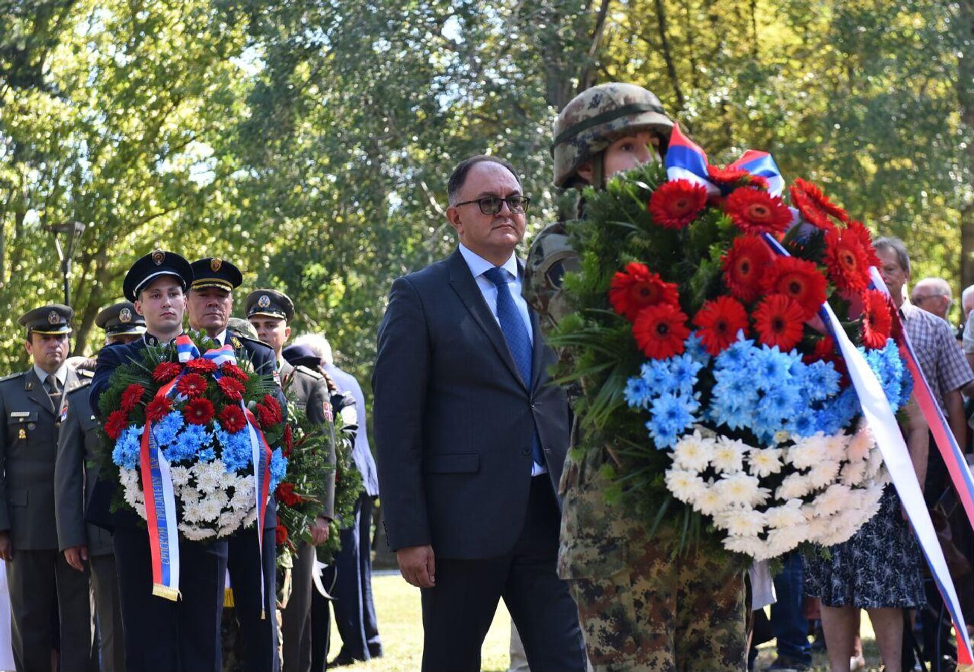 Ceremoniju je predvodio državni sekretar Ministarstva za rad Zoran Antić. Bili su prisutnii predstavnici policije i vojske. - Sputnik Srbija, 1920, 08.08.2024