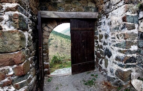 Претпоставља се да је био насељен српском војском до Косовске битке, а после пада српске деспотовине под турску власт, у Маглич се смешта турска посада. Турским освајањима Маглич постаје седиште магличке нахије - Sputnik Србија