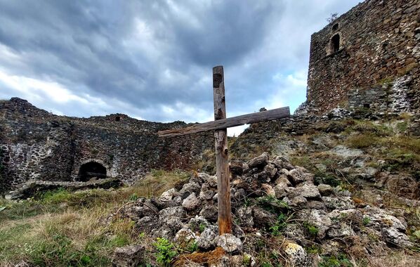 Тврђава након тога губи свој стратегијски значај, ш то се може видети из пера Јоакима Вујића који је у своме „Путешествију по Србији“ забележио да је у живописној Ибарској клисури посетио и „стари порушени град који се равним именом Маглић зове“ - Sputnik Србија
