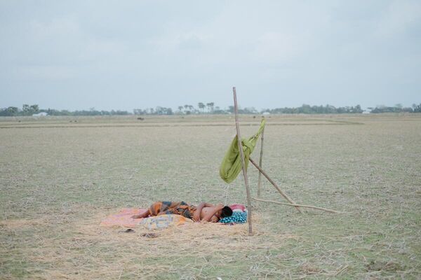 Među nominacijama „Moja planeta“ najbolja je serija fotografija „Sećanja na život pre napretka“ autora Mosfikura Rahmana Džohana iz Bangladeša, koja objedinjuje najupečatljivije momente iz dečijih sećanja fotografa i otkriva teške probleme identiteta, pripadnosti i gubitaka, sa kojima se ljudi suočavaju. - Sputnik Srbija