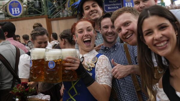 Festivalь piva Oktoberfest v Mюnhene - Sputnik Srbija