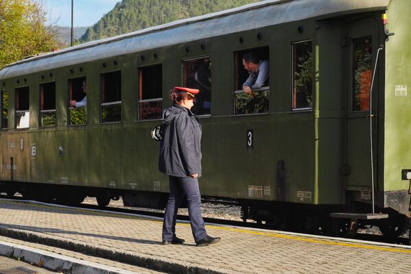 Pogodan je za organizovanje turističkih putovanja, izleta, ekskurzija, kao i za snimanje filmova, TV serija, TV drama, spotova, reklama i slično. - Sputnik Srbija