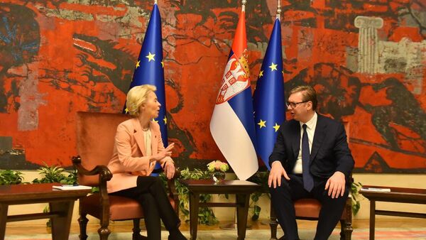 Вучић са Фон дер Лајен: Србија посвећена убрзаном спровођењу реформи