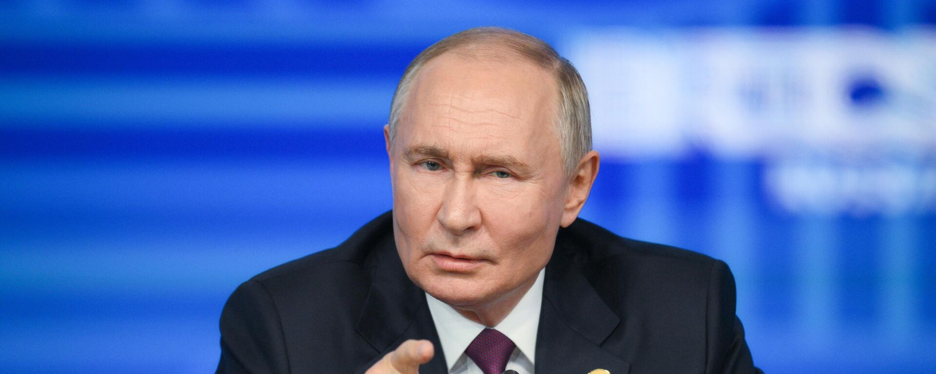 Predsednik Rusije Vladimir Putin autorski tekst - Sputnik Srbija, 1920, 21.11.2024