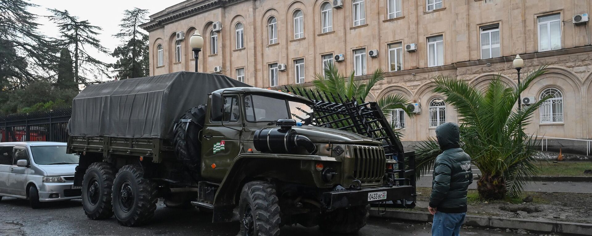 Протести опозиције испред парламента у Сухумију због споразума с Русијом - Sputnik Србија, 1920, 16.11.2024