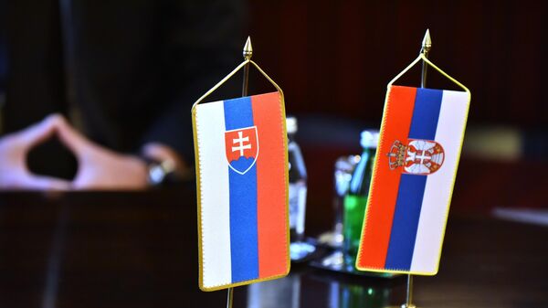 Zastava Slovačke i Srbije - Sputnik Srbija
