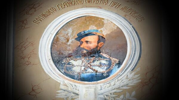 У борби за слободу, српске устанике током Првог српско-турског рата подржало је око 3.500 руских добровољаца. Најпознатији међу њима је 37-годишњи Николај Рајевски, коњички пуковник и официр штаба главнокомандујућег тимочко-моравске војске генерала Михајла Черњејева. Из Одесе у Србију, на Моравско ратиште пуковник Рајевски стигао је у јеку турске офанзиве. Судбина је хтела да на првој линији фронта, у Горњем Адровцу, херојски страда само две недеље касније 1. септембра 1876. године. - Sputnik Србија