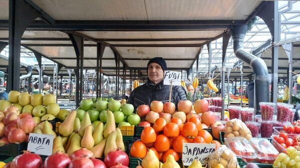 Sreten Ćirić iz Leskovca, prodavac na Kalenić pijaci. - Sputnik Srbija