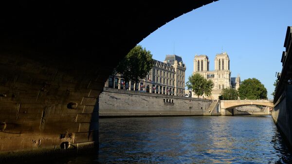 Paris, France. Notre-Dame de Paris on an embankment of the Seine River. - Sputnik Србија