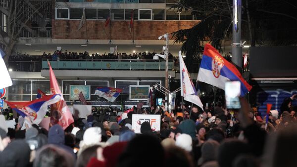 Protest ispred zgrade RTS - Sputnik Srbija