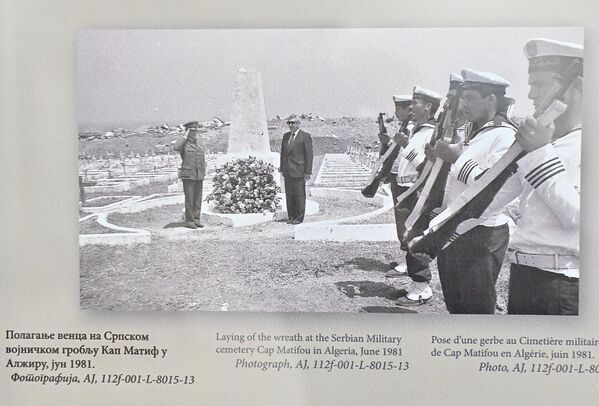 Према подацима Републичког завода за заштиту споменика културе у земљи и иностранству, а највише у Европи и северној Африци, налази се више од шест хиљада српских војничких гробаља. - Sputnik Србија