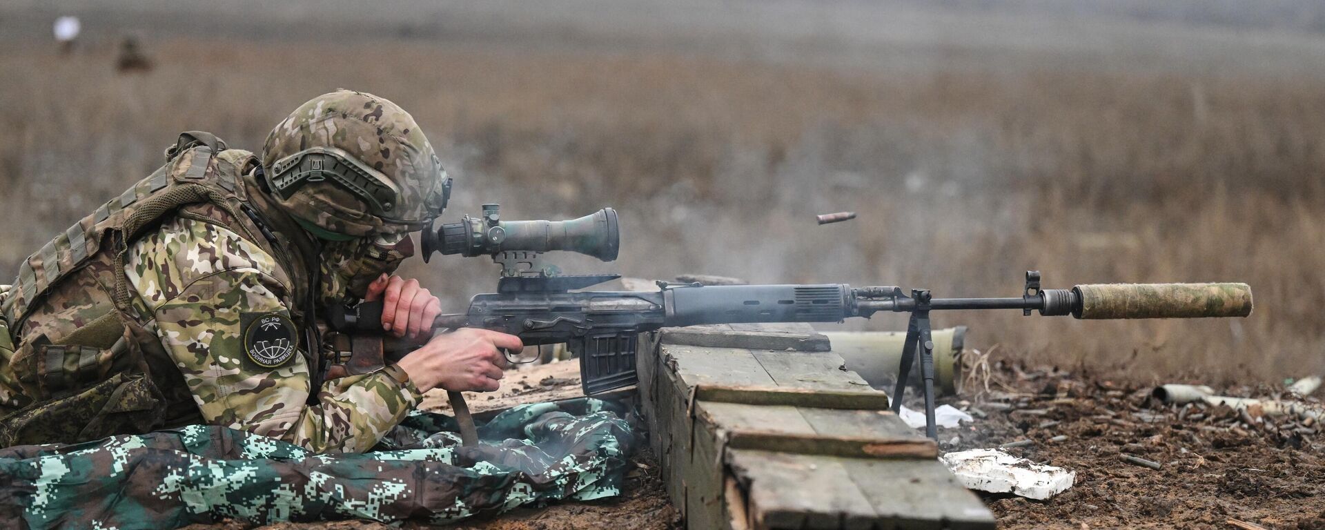 Vojnik grupe Zapad u zoni specijalne vojne operacije  - Sputnik Srbija, 1920, 08.02.2025