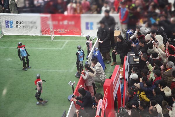 Роботи играју утамицу - Sputnik Србија