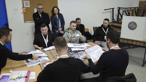 Бројање гласова после избора на Косову и Метохији - Sputnik Србија