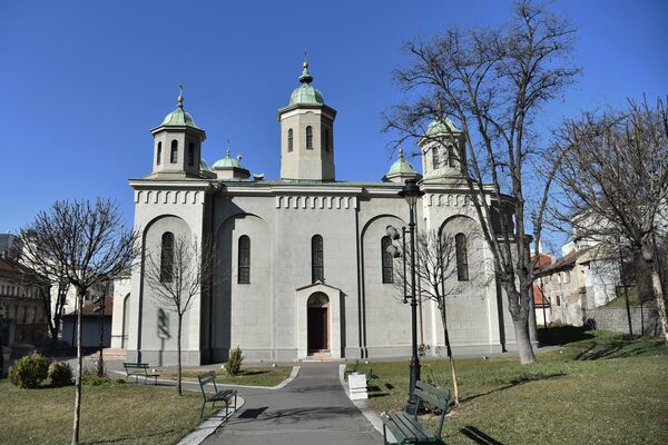 Poput Saborne crkve, i ova svetinja je postala svedok kako lepih tako i tragičnih dešavanja iz istorije prestonice Srbije. Iz nje je 1912. kralj Petar pošao u Balkanski rat i kao pobednik se vratio, ali je isto tako bila na meti granata ispaljenih 1914. godine sa austrijskog monitora, od kojih se jedna zarila iznad  propovedaonice, ali nije eksplodirala. - Sputnik Srbija