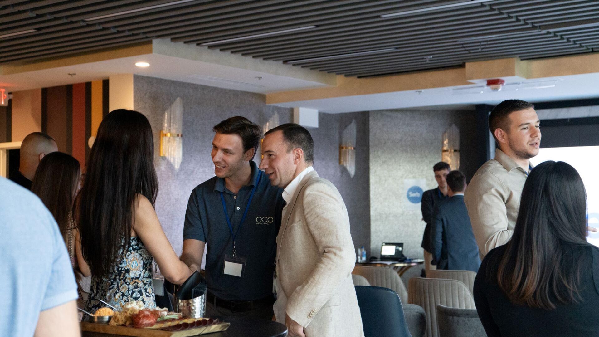 Први СербЛинк догађај у САД одржан је у јуну, искуства су поделиле две успешне компаније из Чикага, где српска заједница јача, јер све више младих из Канаде одлази у Америку Први СербЛинк догађај у САД одржан је у јуну, искуства су поделиле две успешне компаније из Чикага, где српска заједница јача, јер све више младих из Канаде одлази у Америку - Sputnik Србија, 1920, 16.02.2025