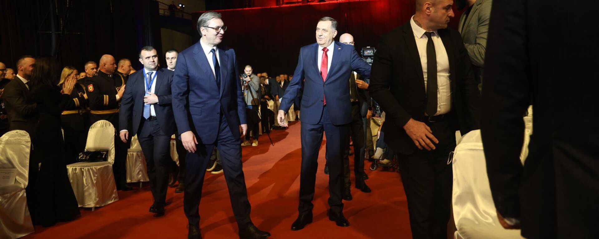 Aleksandar Vučić i Milirad Dodik - Sputnik Srbija, 1920, 13.02.2025