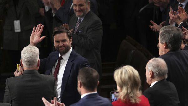 Vice President-elect JD Vance waves after a joint session of Congress announced the results for he and President-elect Donald Trump in the Electoral College votes, affirming Trump's victory in the presidential election, Monday, Jan. 6, 2025, at the U.S. Capitol in Washington. - Sputnik Srbija