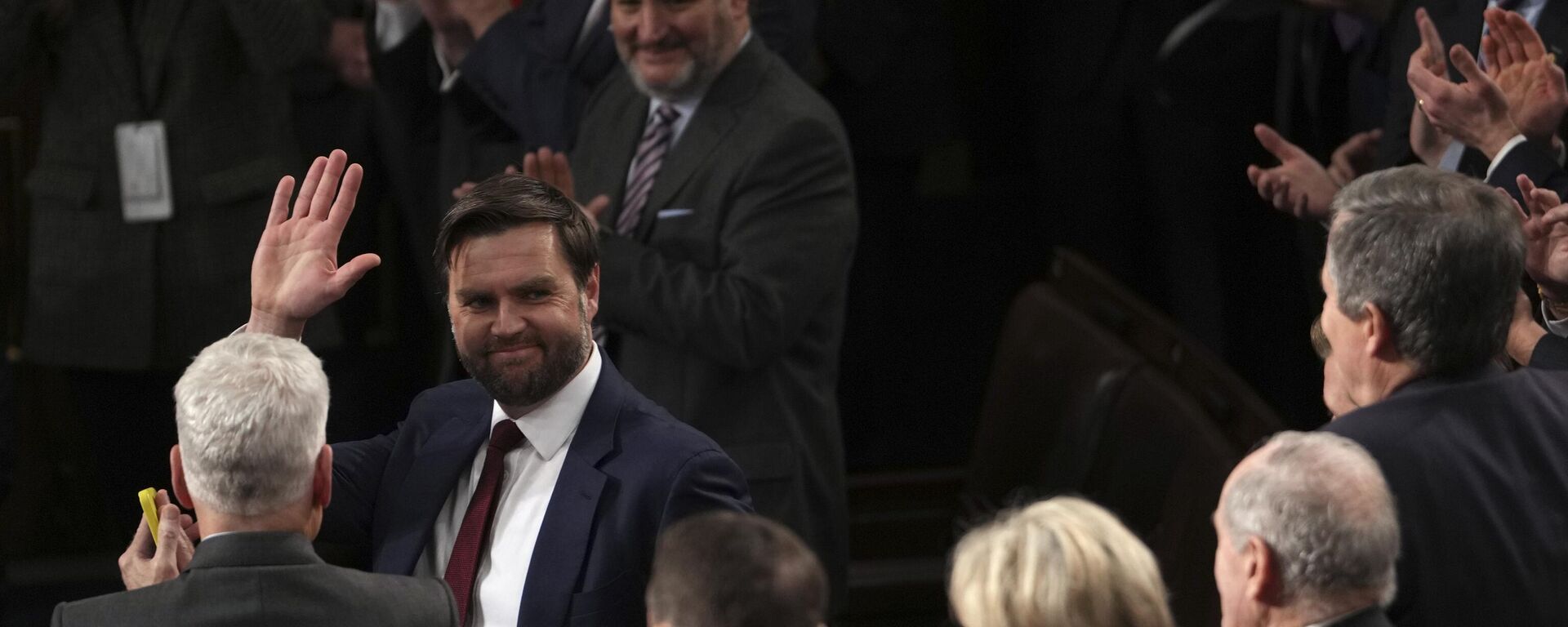 Vice President-elect JD Vance waves after a joint session of Congress announced the results for he and President-elect Donald Trump in the Electoral College votes, affirming Trump's victory in the presidential election, Monday, Jan. 6, 2025, at the U.S. Capitol in Washington. - Sputnik Srbija, 1920, 14.02.2025