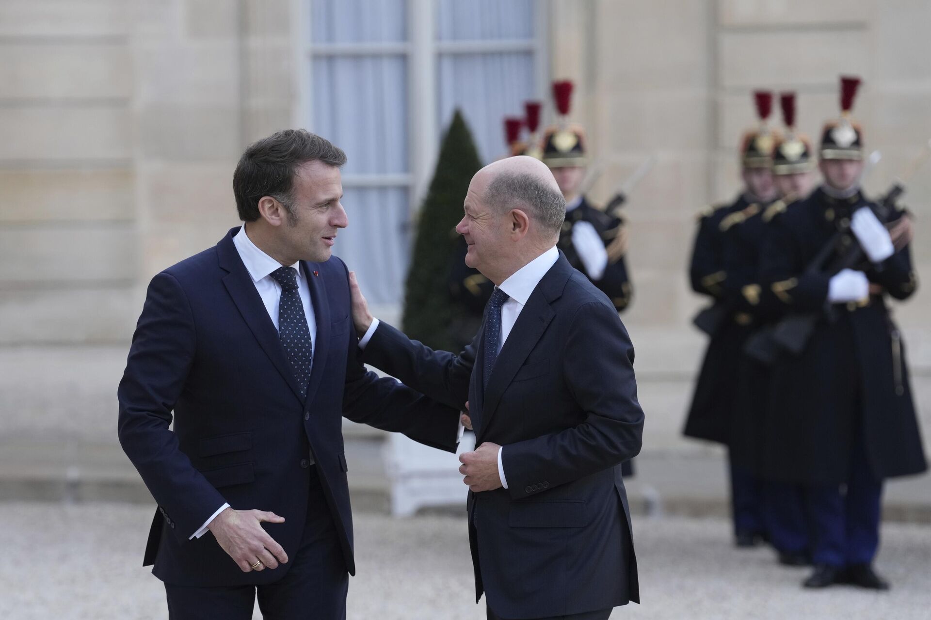 Емануел Макрон и Олаф Шолц - Sputnik Србија, 1920, 26.09.2025