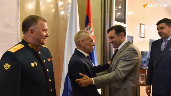 Александар Вулин на пријему у Амбасади Русије - Sputnik Србија