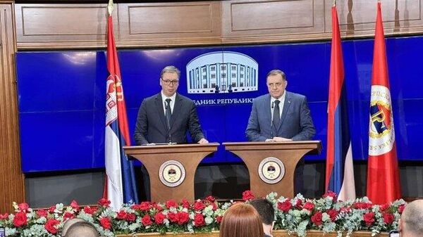 Александар Вучић и Милорад Додик - Sputnik Србија