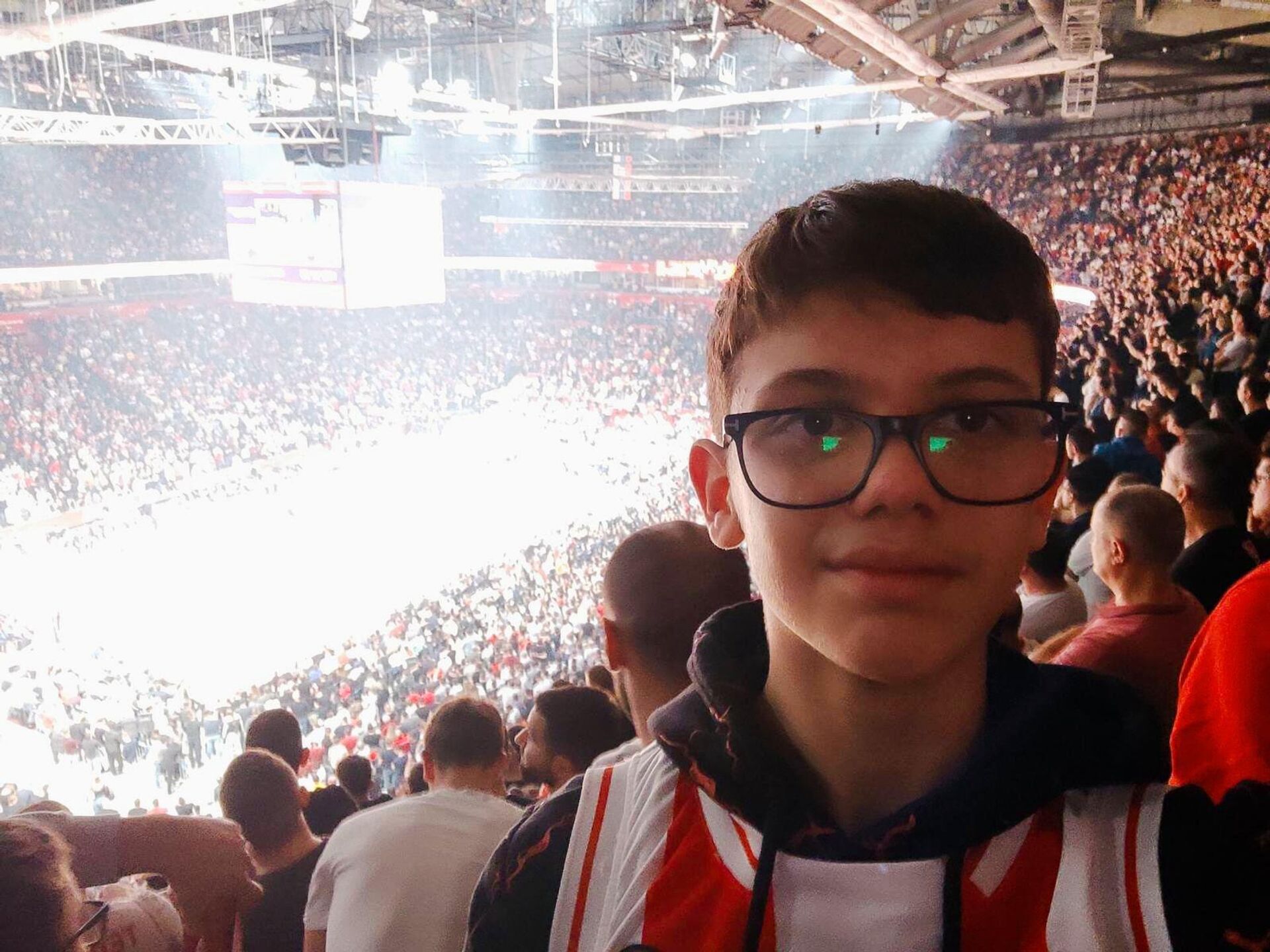 Обожава кошарку, али не стиже да тренира, сада игра рекреативно, посебно током распуста Обожава кошарку, али не стиже да тренира, сада игра рекреативно, посебно током распуста - Спутник Србија, 1920, 01.03.2025