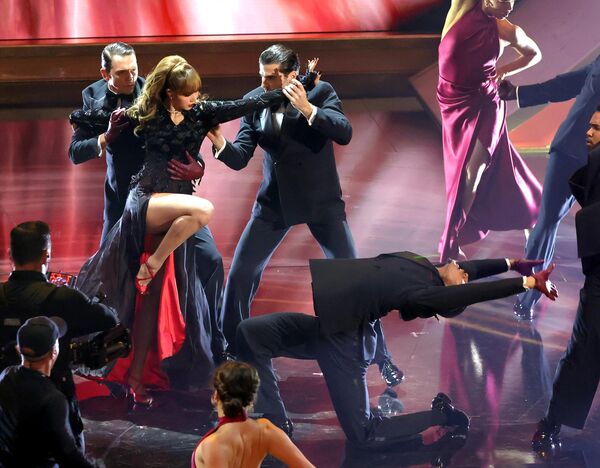 На додели је наступила и Лиса из групе „Блекпинк“. - Sputnik Србија