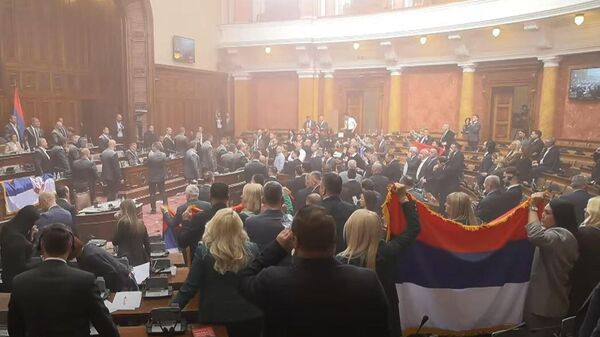 Haos u Skupštini Srbije - Sputnik Srbija