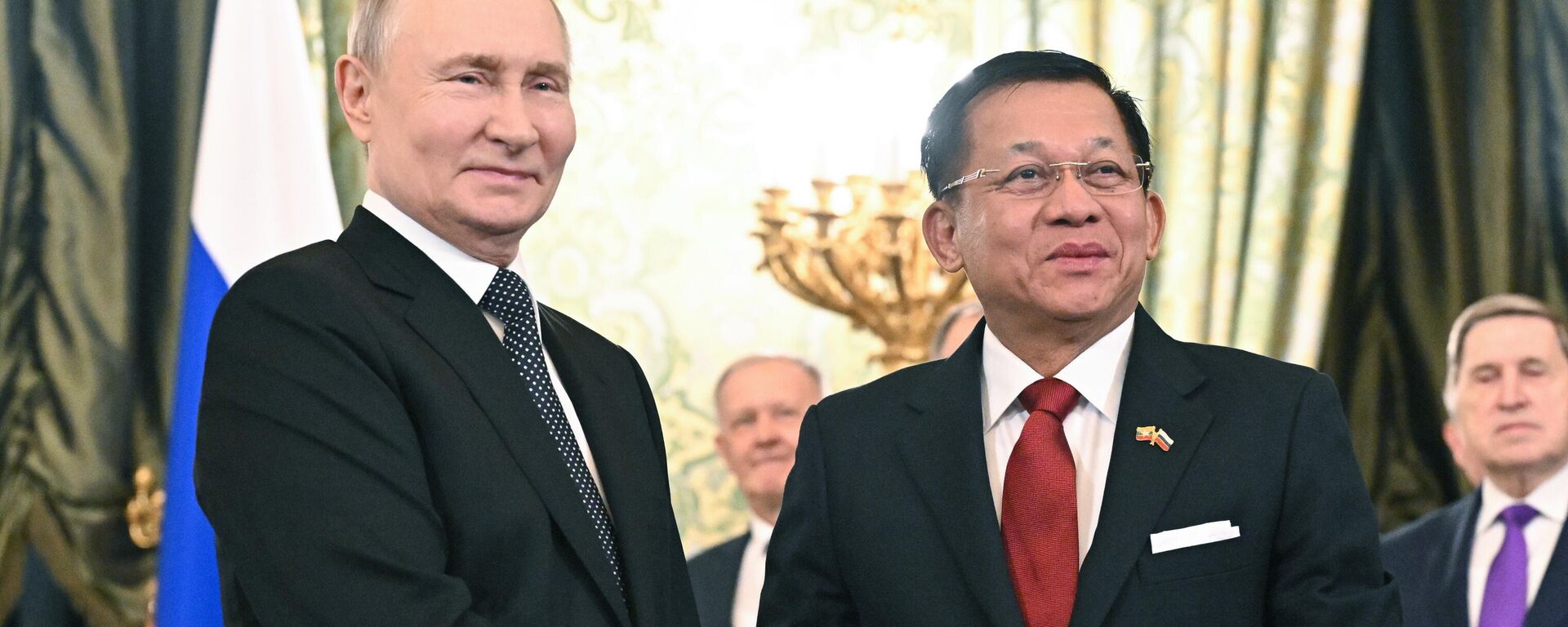 Ruski predsednik Vladimir Putin i premijer Mjanmara Min Aung Hlajng - Sputnik Srbija, 1920, 04.03.2025