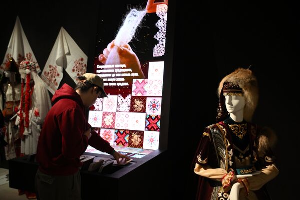 Интерактивна изложба „Путовање кроз Русију“ у националном центру „Русија“ у Москви. Интерактивна изложба „Путовање кроз Русију“ у националном центру „Русија“ у Москви. - Sputnik Србија