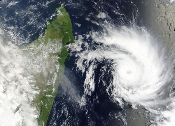 Тропски циклон Гаранс изнад јужног Индијског океана, источно од северног Мадагаскара, 25. фебруара 2025 - Sputnik Србија