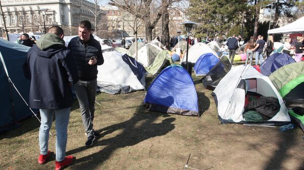 Studenti u Pionirskom parku - Sputnik Srbija