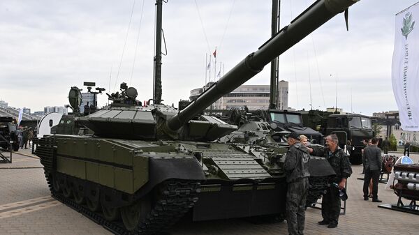 Tenk T-72BM2 na međunarodnom salonu naoružanja i vojne tehnike u Minsku - Sputnik Srbija