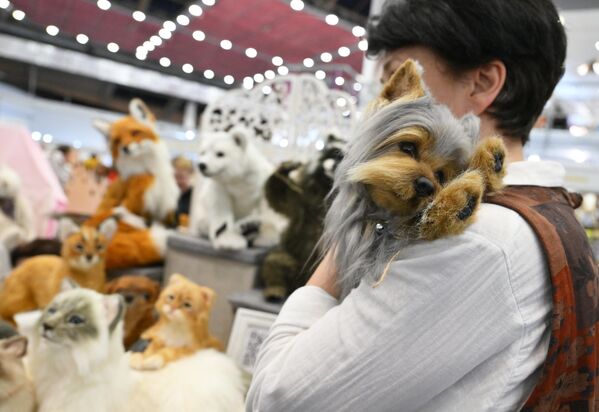 „Пролећни бал ауторских лутака“ у трговинско-изложбеном центру Тишинка на Алтају. - Sputnik Србија