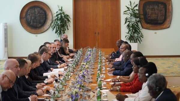 У Палати Србија почела је размена потписаних споразума о сарадњи у различитим областима између Србије и Бурундија - Sputnik Србија