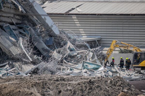 Земљотрес јачине 7,7 степени по Рихтеровој скали погодио је данас средишњи део Мјанмара, саопштио је Европско-медитерански сеизмолошки центар (ЕМСЦ), а потрес се осетио и на Тајланду и у Кини. - Sputnik Србија