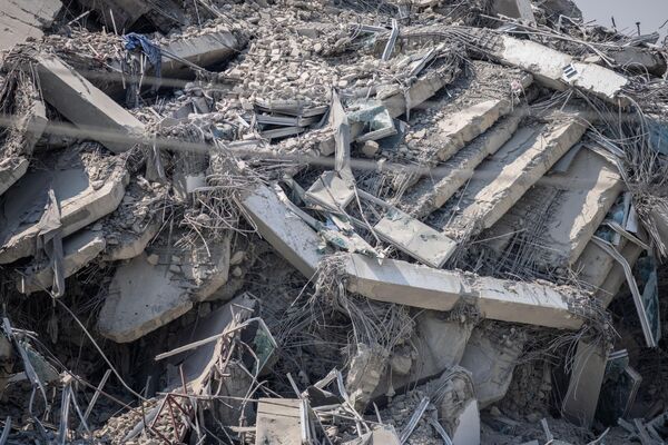 Премијерка Тајланда Паетонгтарн Шинаватра прогласила је данас ванредно стање у Бангкоку након снажног земљотреса који је погодио Мјанмар, а осетио се и на Тајланду. - Sputnik Србија