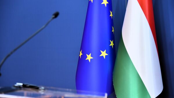Застава ЕУ и Мађарске. - Sputnik Србија