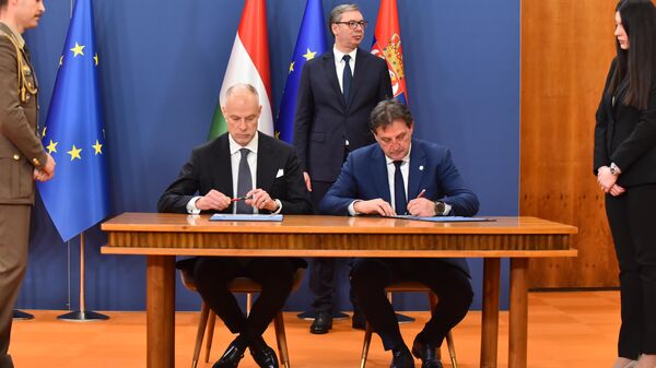Potpisivanje plana bilateralne vojne saradnje između ministarstava odbrane Srbije i Mađarske za 2025. godinu.   - Sputnik Srbija