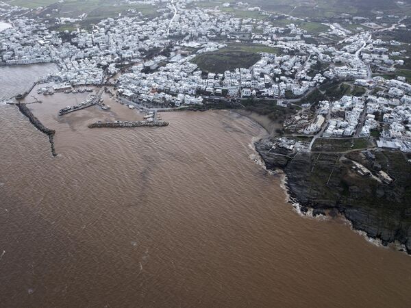 Олује су у понедељак изазвале поплаве на Паросу. - Sputnik Србија