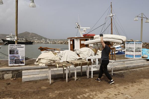 Суседни Миконос такође је био погођен јаким градом и олујним ветровима. - Sputnik Србија