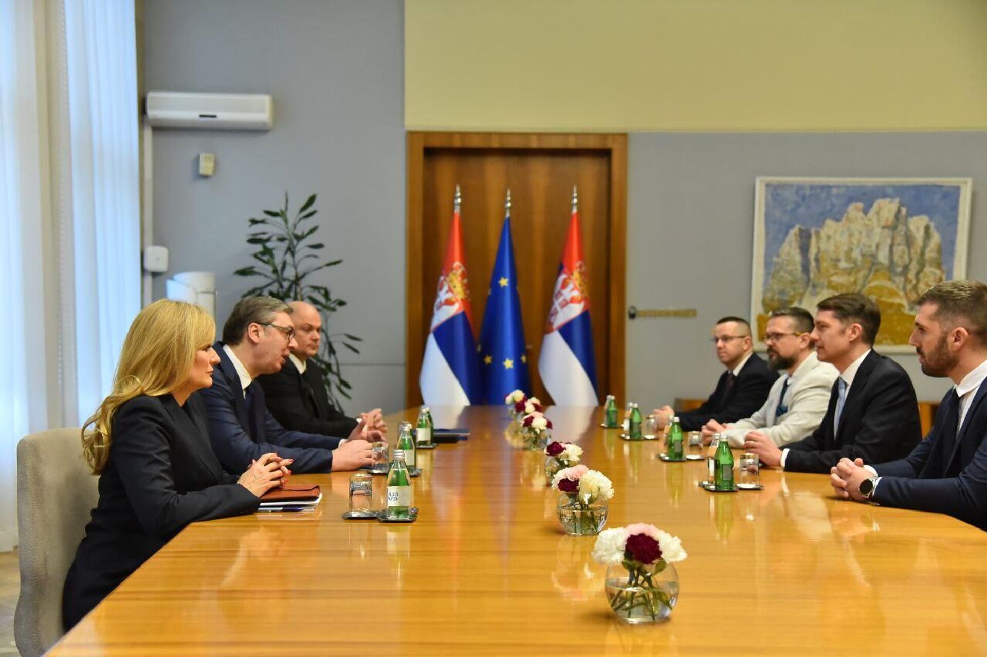 Састанак председника Србије Александра Вучића са представницима листе Савез војвођанских Мађара - Sputnik Србија, 1920, 02.04.2025