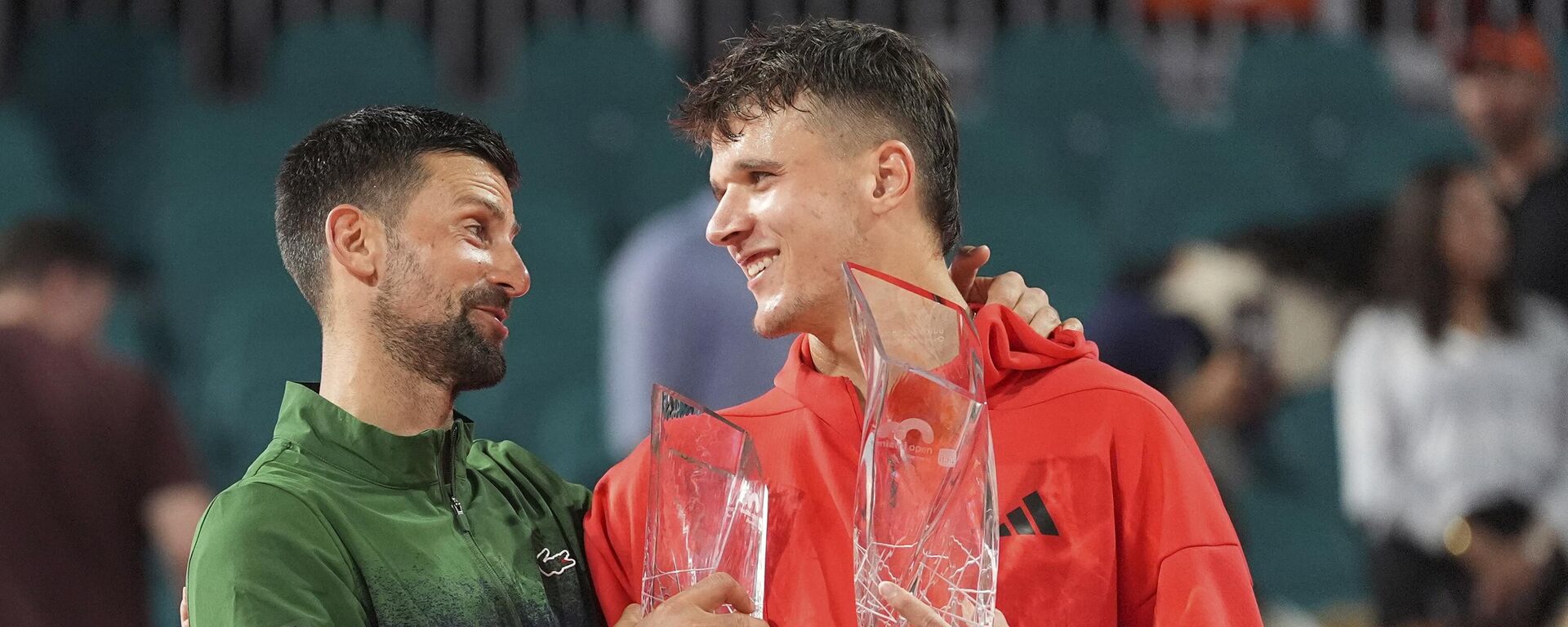 Новак Ђоковић и Јакуб Меншик - Sputnik Србија, 1920, 02.04.2025