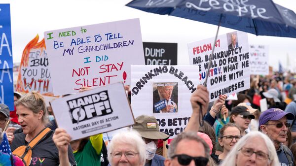 Demonstracije u Vašingtonu protiv Trampove politike  - Sputnik Srbija