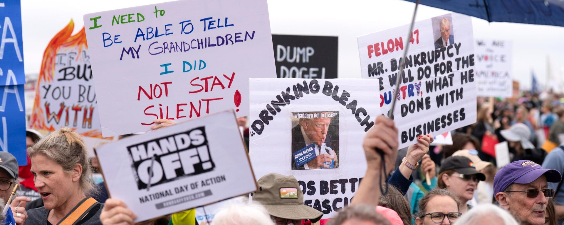 Demonstracije u Vašingtonu protiv Trampove politike  - Sputnik Srbija, 1920, 05.04.2025