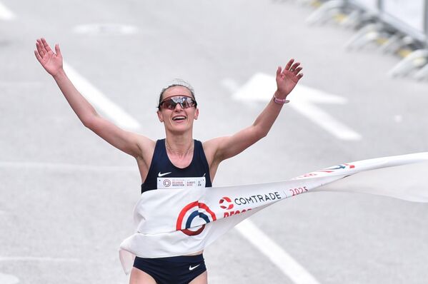 На трци од 10.000 метара доминирали су домаћи атлетичари – Теодора Симовић победила је са временом 36:05, док је Вјачеслав Соколов био најбржи код мушкараца (32:19) На трци од 10.000 метара доминирали су домаћи атлетичари – Теодора Симовић победила је са временом 36:05, док је Вјачеслав Соколов био најбржи код мушкараца (32:19) - Sputnik Србија