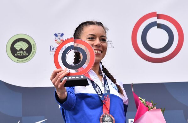 Специјални гости Београдског маратона ове године били су Сотирис Киринакос, директор Атинског маратона, Тијаго Текшеира, директор маратона у Порту, Данијел Санта, директор тркачког фестивала у Брашову, и Марко Васић из Европске атлетике. Специјални гости Београдског маратона ове године били су Сотирис Киринакос, директор Атинског маратона, Тијаго Текшеира, директор маратона у Порту, Данијел Санта, директор тркачког фестивала у Брашову, и Марко Васић из Европске атлетике. - Sputnik Србија