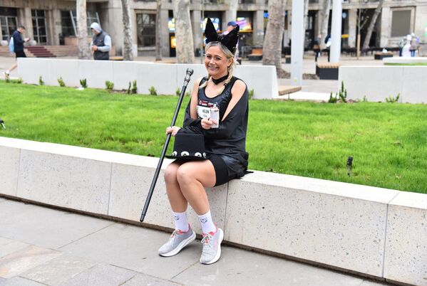 Необични стајлинг једне од учесница маратона Необични стајлинг једне од учесница маратона - Sputnik Србија