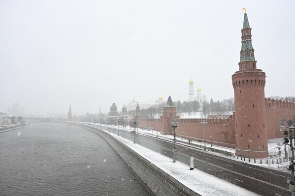 Москва под априлским снегом. Москва под априлским снегом. - Sputnik Србија